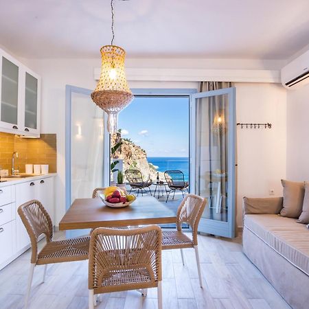 Yploui Suites Kárpathosz Kültér fotó