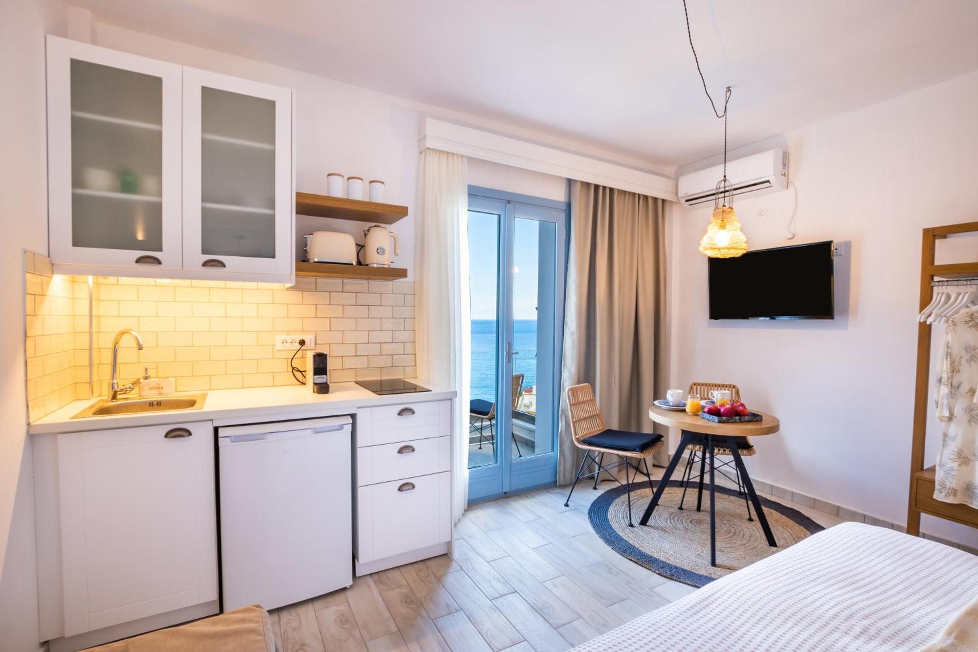 Yploui Suites Kárpathosz Kültér fotó