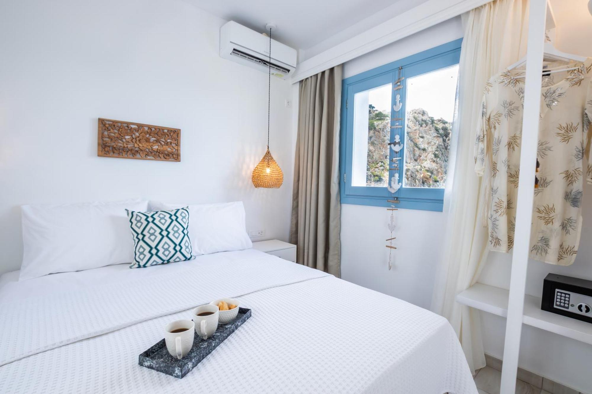 Yploui Suites Kárpathosz Kültér fotó
