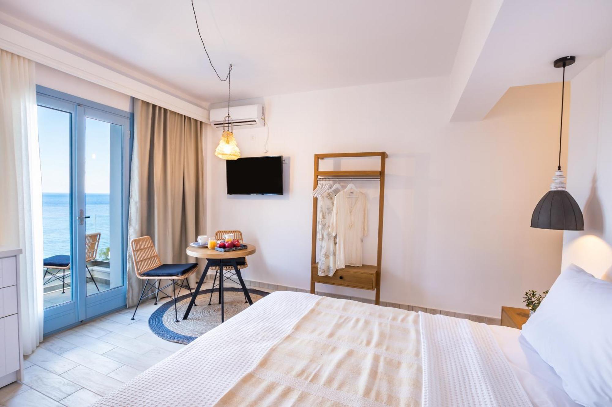 Yploui Suites Kárpathosz Kültér fotó