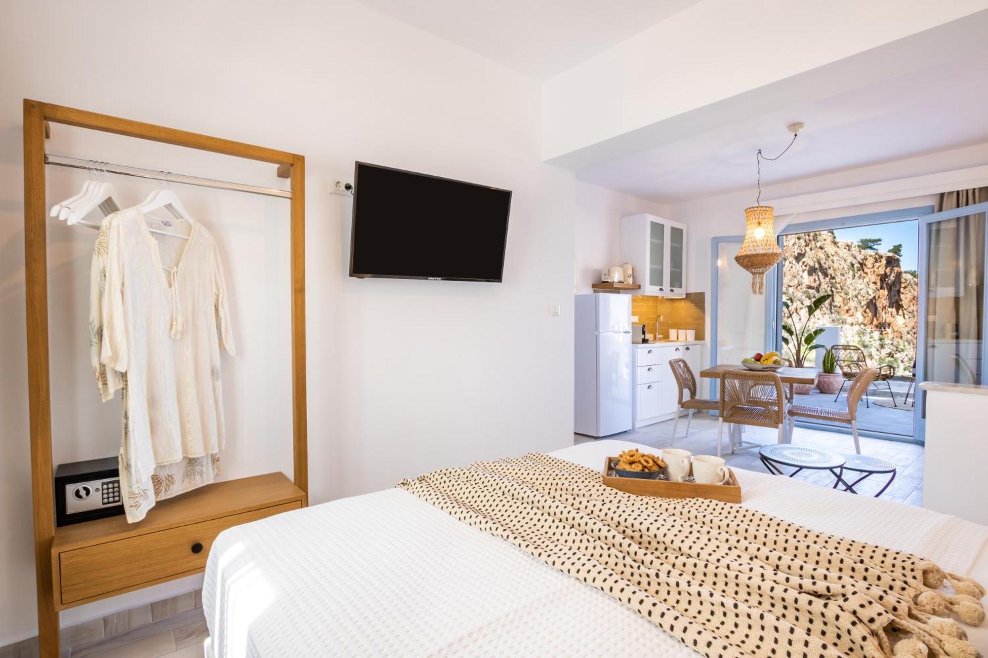Yploui Suites Kárpathosz Kültér fotó